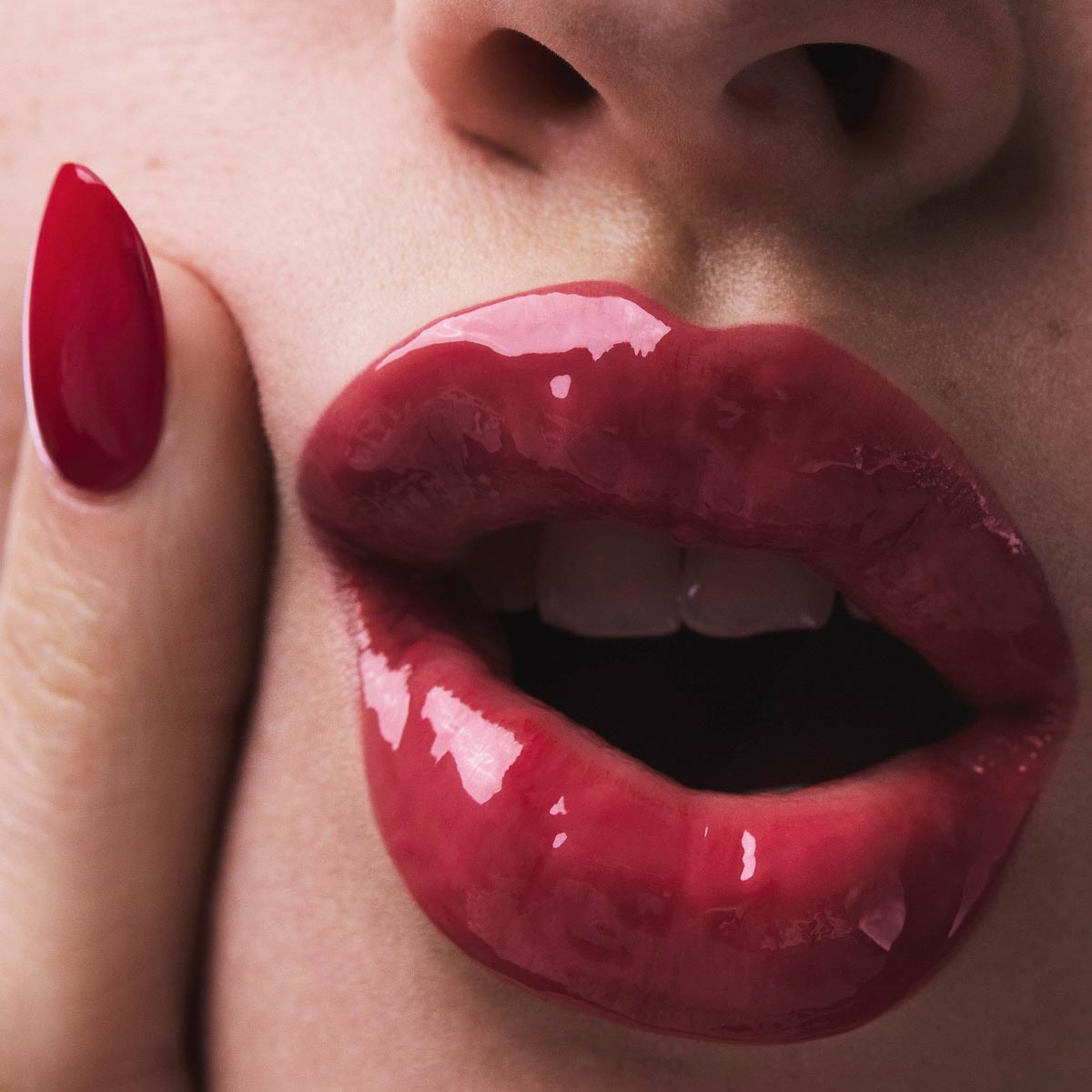 Rouge Stiletto Vinyl Gloss image number 3