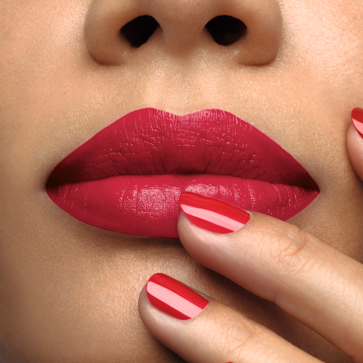 Rouge Louboutin SooooO...Glow On The Go image number 4