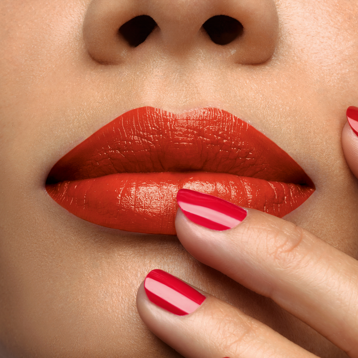 Rouge Louboutin SooooO...Glow On The Go image number 4
