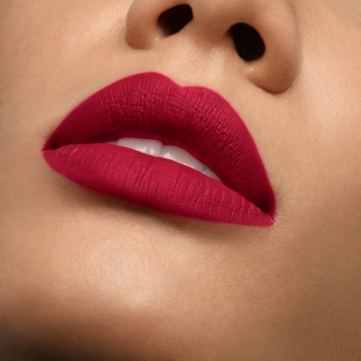 Rouge Louboutin Velvet Matte On The Go image number 4