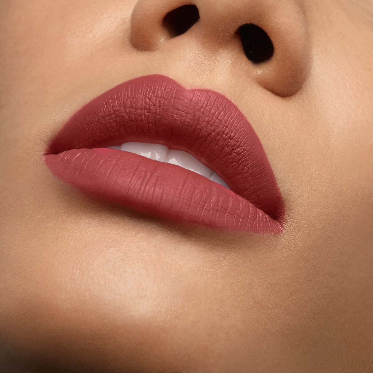 Rouge Louboutin Velvet Matte On The Go image number 4