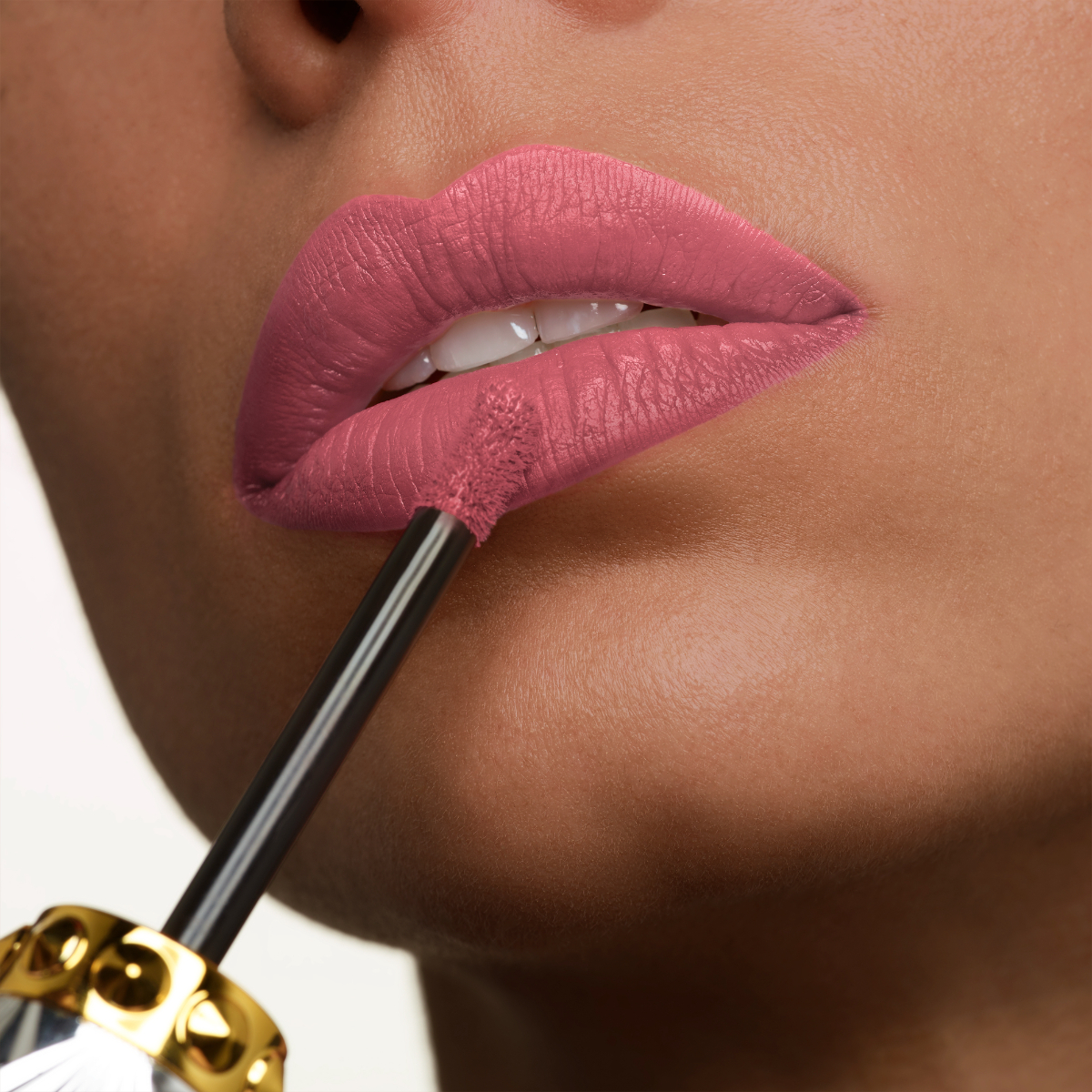 マットフルイド リップカラー - Christian Louboutin Beauty