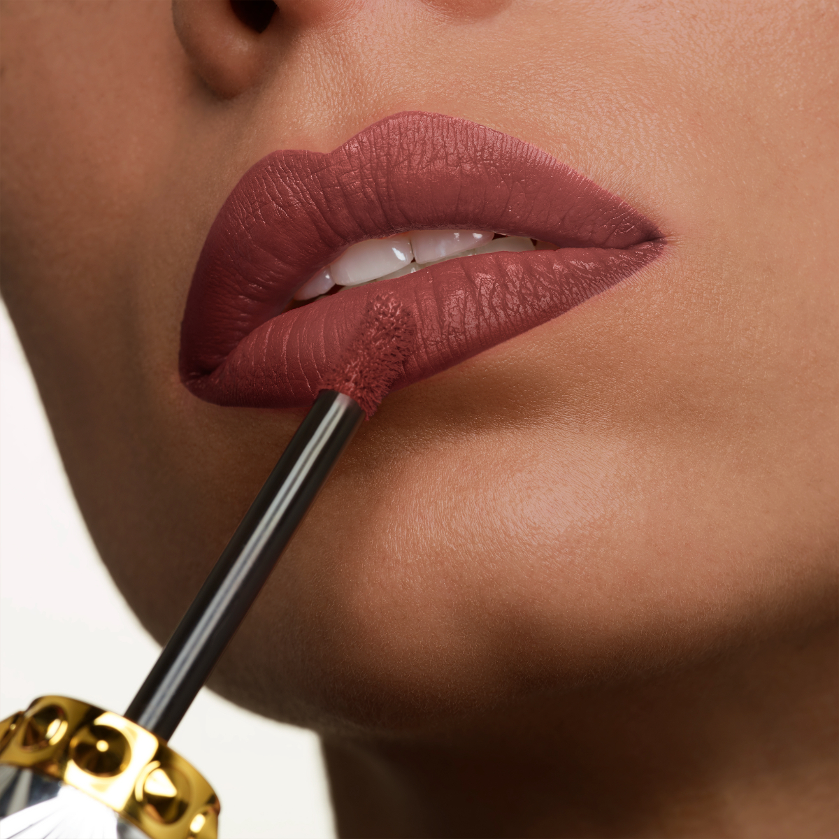 マットフルイド リップカラー - Christian Louboutin Beauty