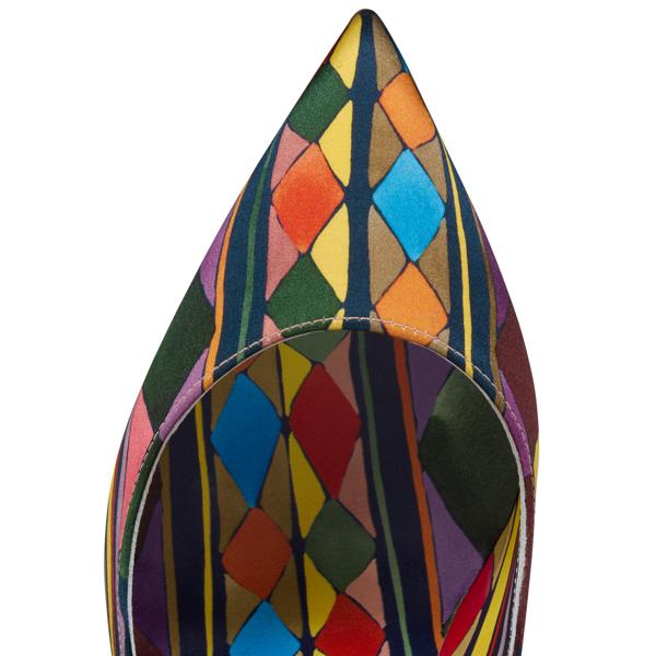 Hot Chick image number 5